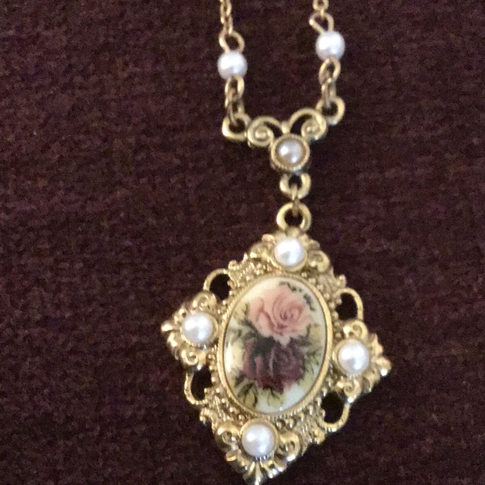 Necklace - Picture 4 of 6